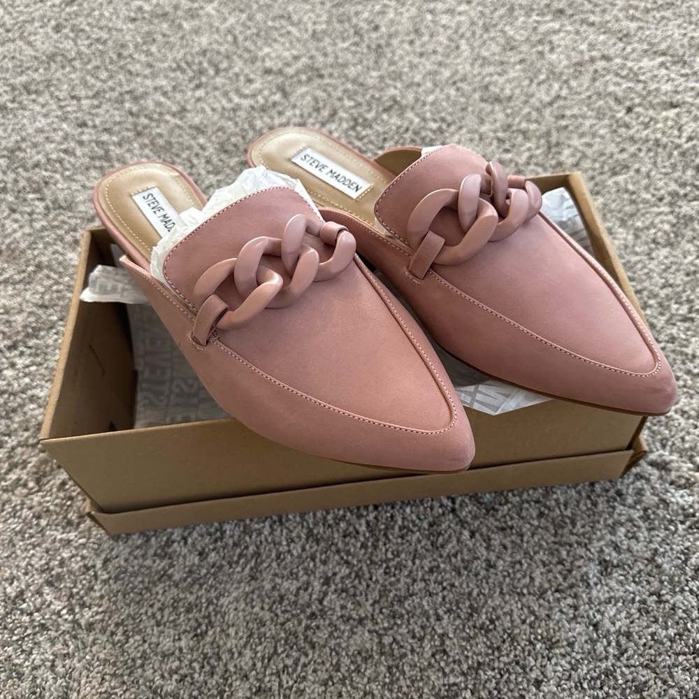 ✳️NWT✳️Steve Madden-Pink Leather Mules with Chain Detailing